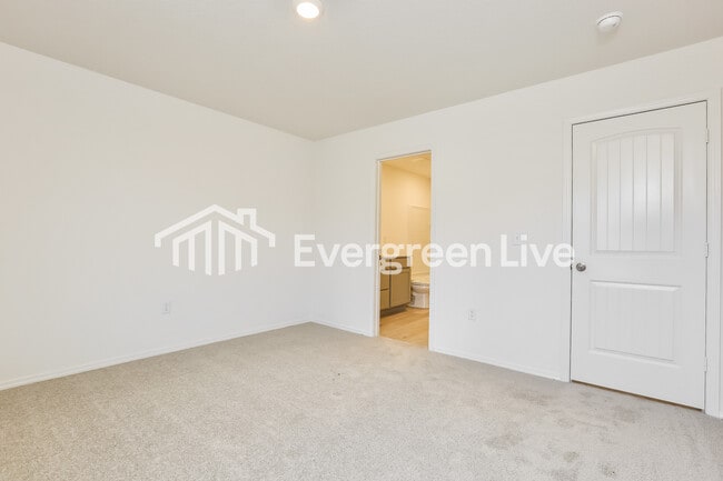 Building Photo - 24 Sourdough Crk Ln