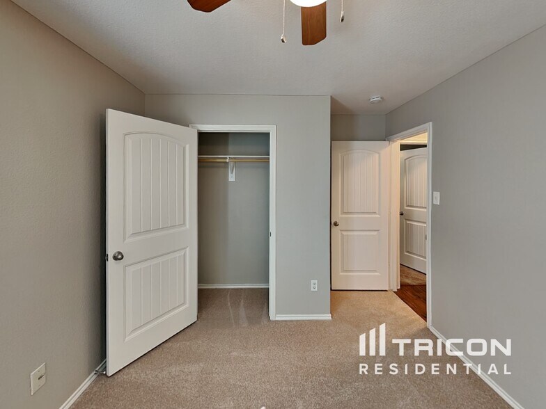 Building Photo - 3213 Emory Oak Way