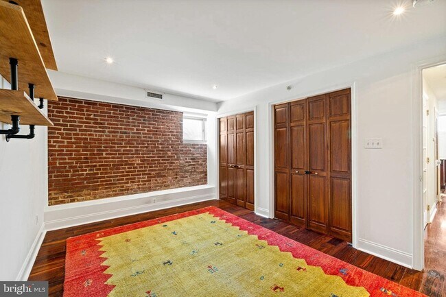 Building Photo - 1301 00 N Front Street Unit G