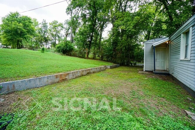 Building Photo - 3909 39th Ct N