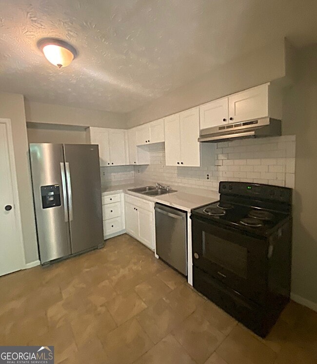 Building Photo - 100 Spring Ct