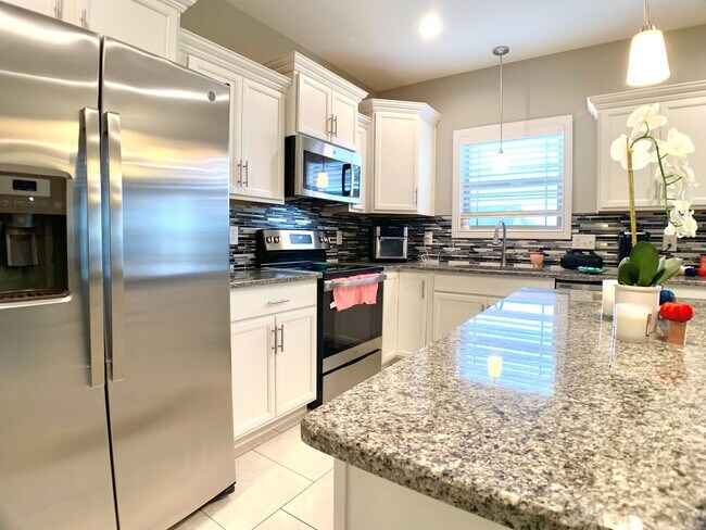 Building Photo - 1376 Apple Blossom Rd