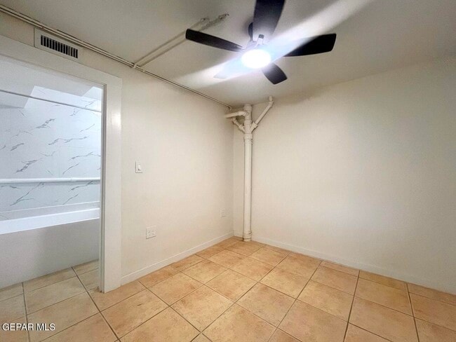 Building Photo - 1203 Madeline Dr