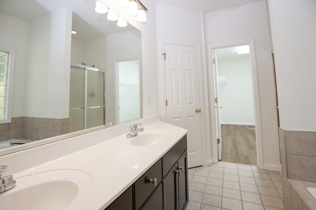 Building Photo - 26 Tahoe Cir