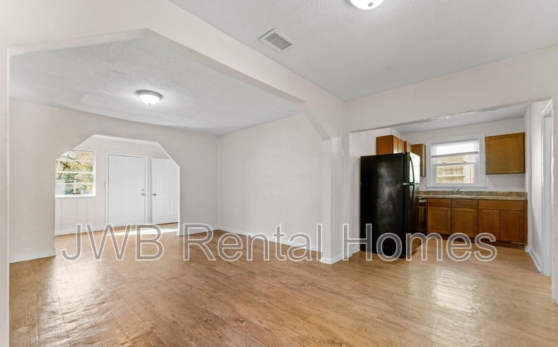 Building Photo - 433 Woodbine St