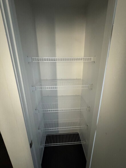 Extra Closet Storage - 160 NW 27th St