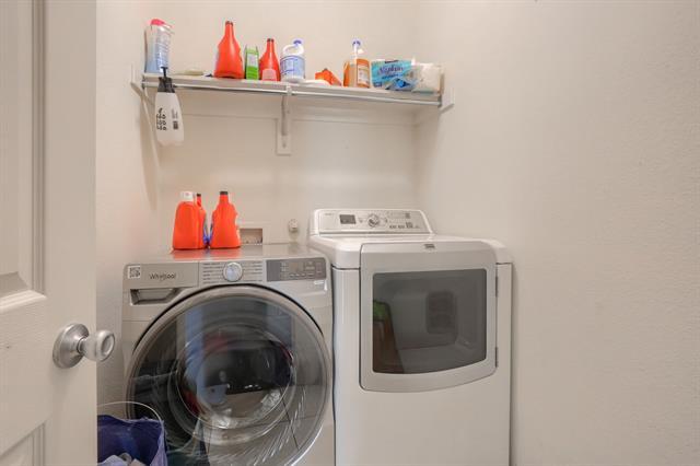 Building Photo - 616 Smokebrush St