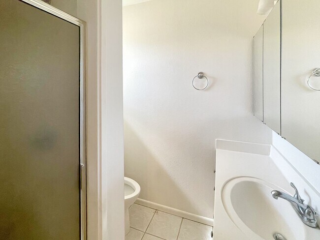 Building Photo - 211 E Alto Dr