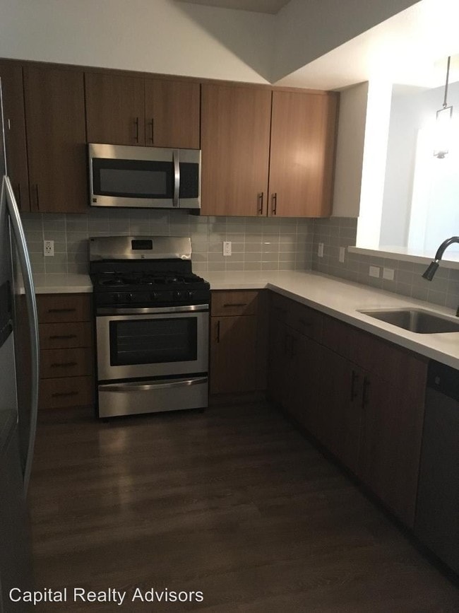 Building Photo - 1769 E Walnut St