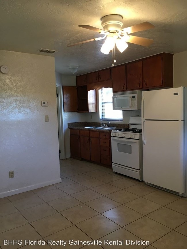 Building Photo - 1406 SW 18th Pl