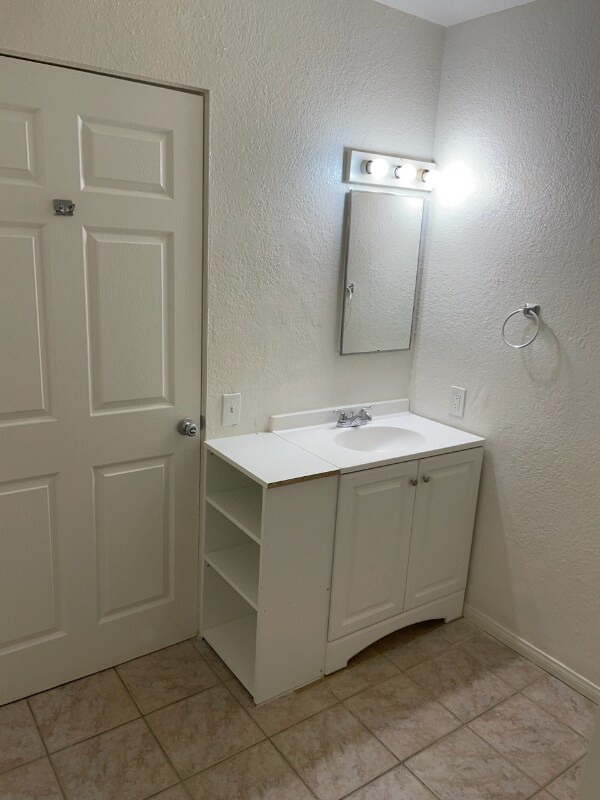 Building Photo - 32350 Rancho Vista Dr
