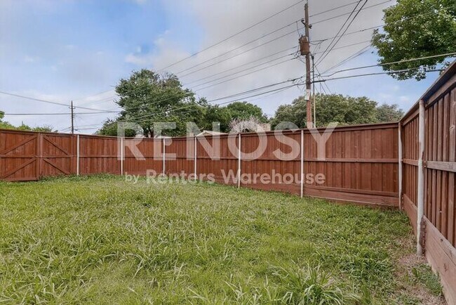 Building Photo - Refreshed Plano Gem  ****Rent Concession - 2nd Month Free****
