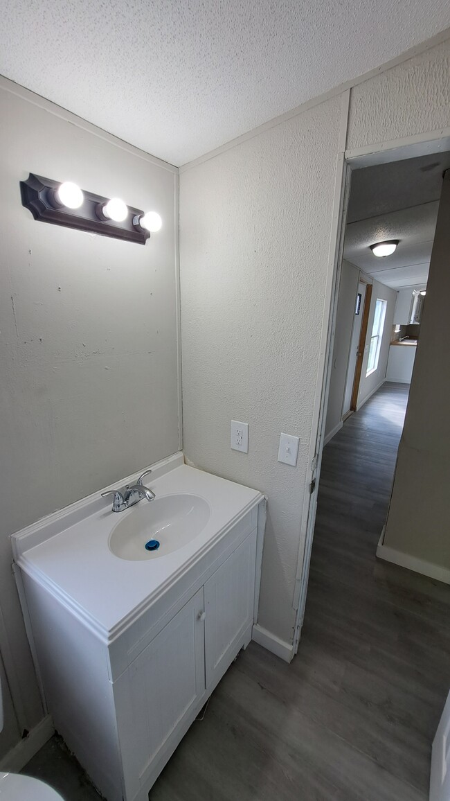 Building Photo - 113 Novits Nook Ct