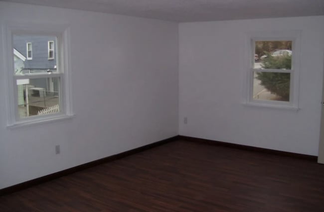 Building Photo - 2 Farwell St