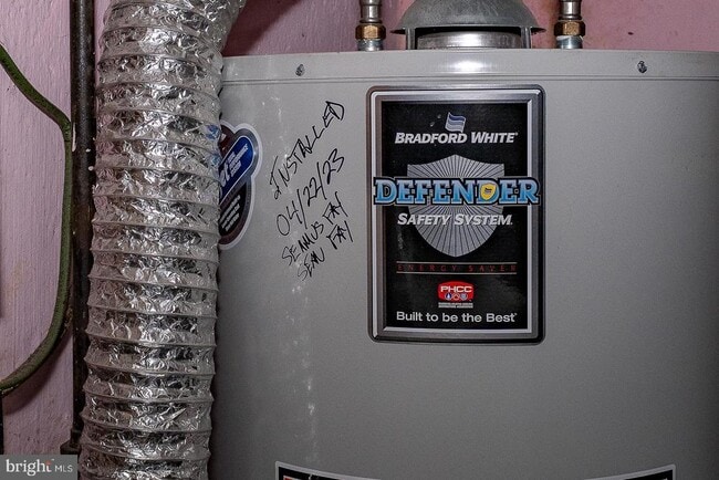 Building Photo - 130 Ivy Ct