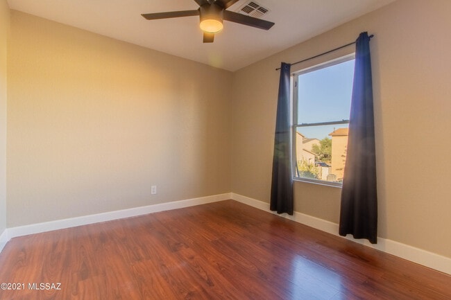 Building Photo - 7043 S Gull Ln
