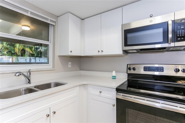 Building Photo - 12287 Mallory Dr