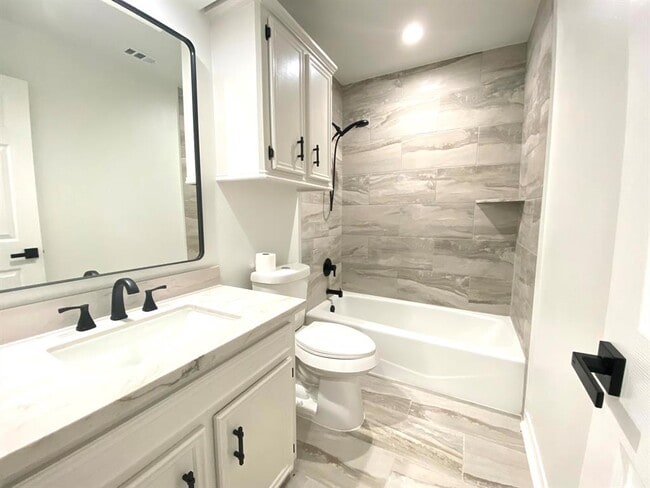 Building Photo - 3907 Quail Cir