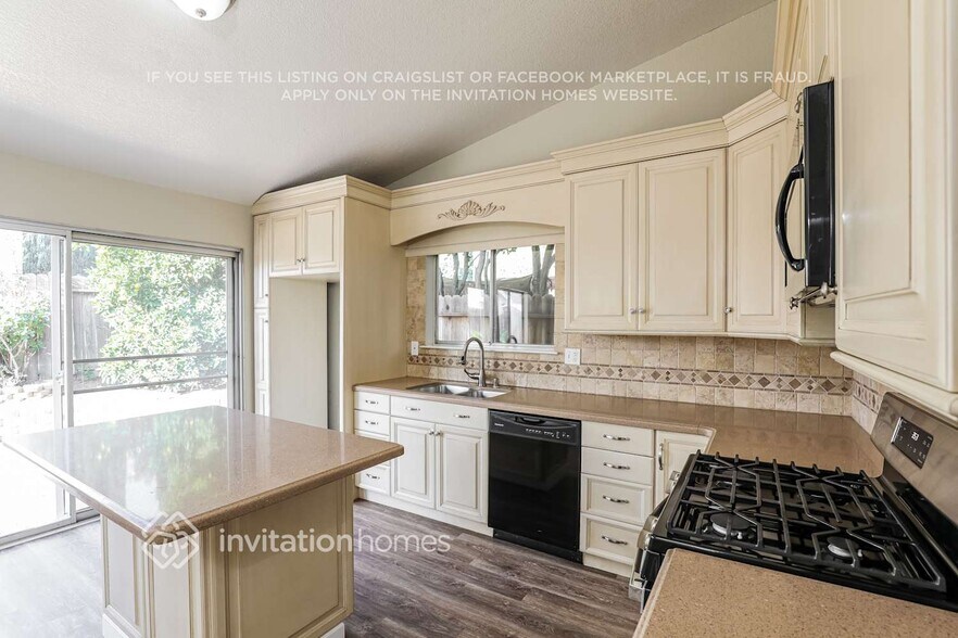 Building Photo - 432 Ogden Way