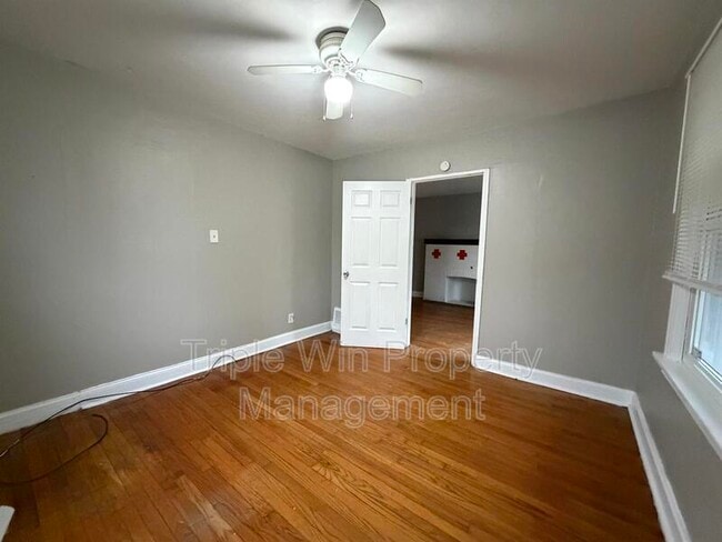 Building Photo - 2527 Switzer Ave