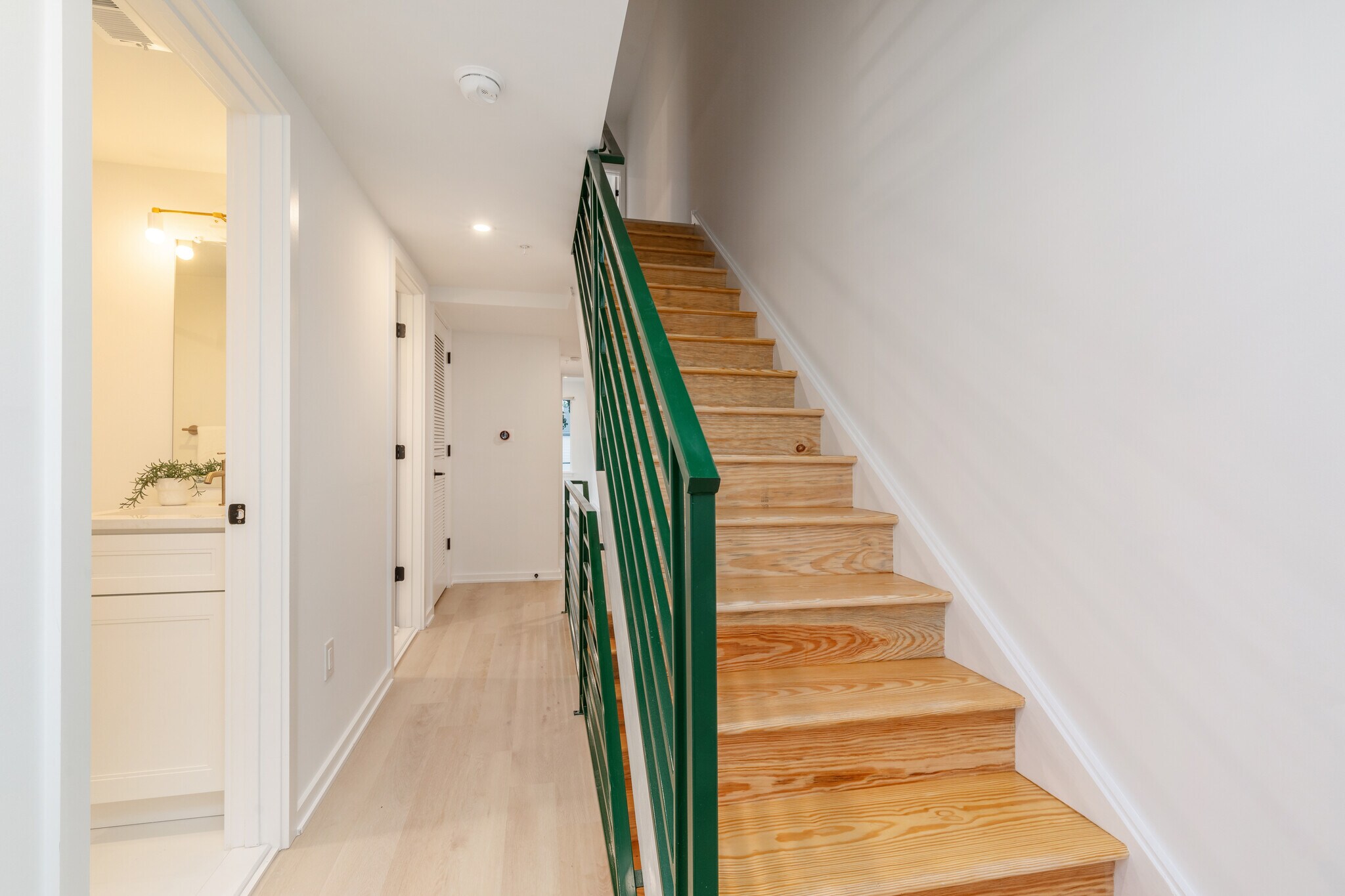 Building Photo - 1627 Fontain St