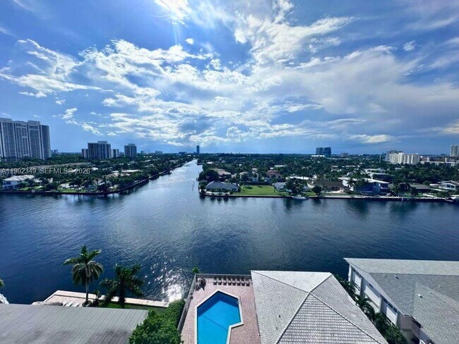 Building Photo - 3161 S Ocean Dr