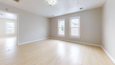 Building Photo - 3130 W 30th St