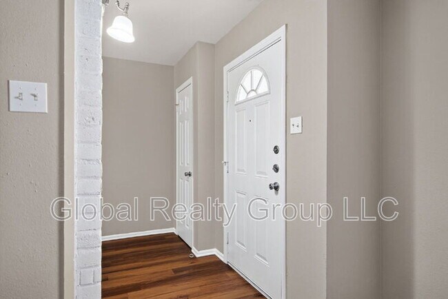Building Photo - 103 Brettonwood Dr