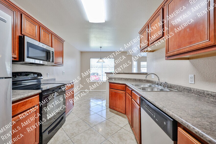 Building Photo - 17017 N 12th St