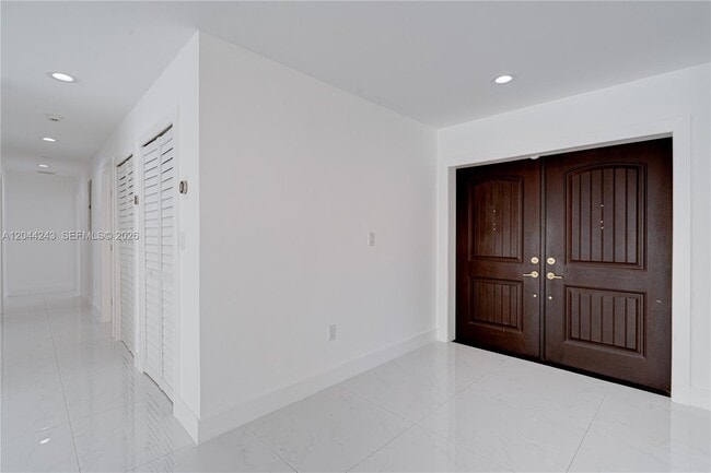 Building Photo - 773 Woodcrest Rd