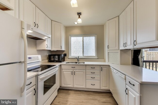 Building Photo - 18509 Owl Run Way