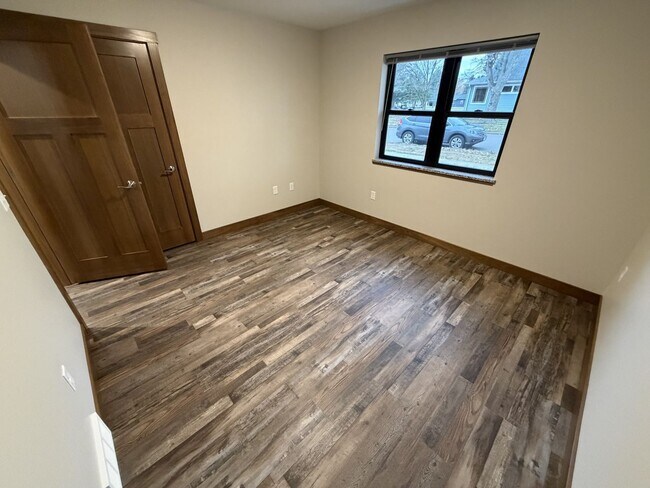 Building Photo - 1124 Garfield Ave