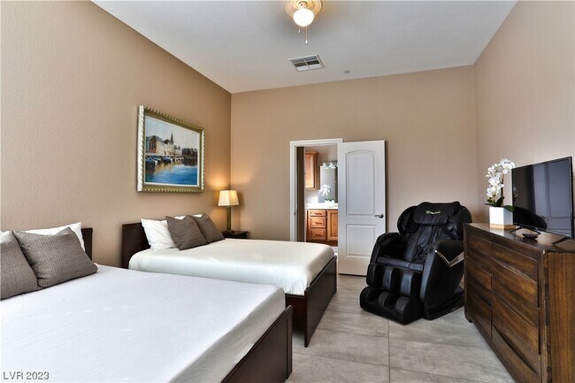 Building Photo - 6715 Arville St