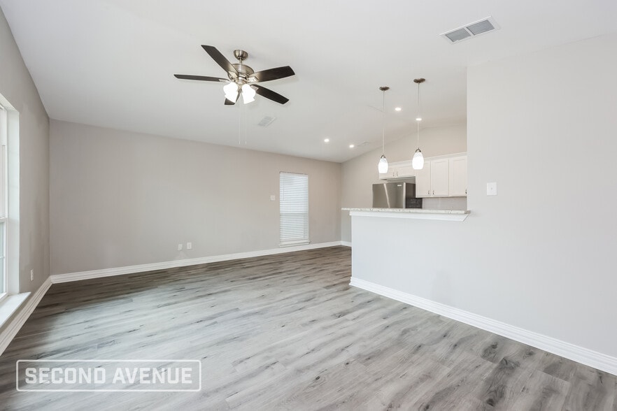 Building Photo - 2024 Lewiston Ave