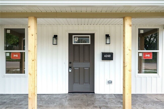 Building Photo - 4249 Pleasant View Ave