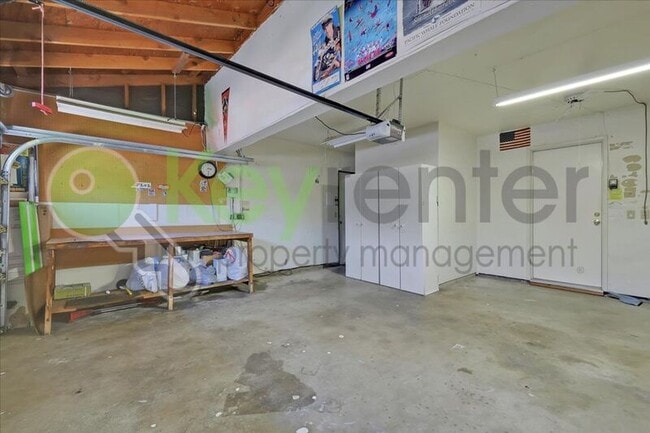 Building Photo - 7005 Woodside Dr