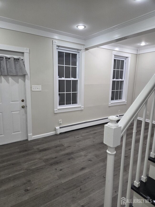 Building Photo - 537 Harrington St