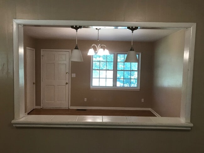 Building Photo - 330 Monte Vista Rd