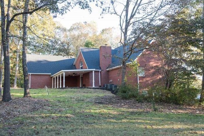 Building Photo - 1925 Jesse Cronic Rd