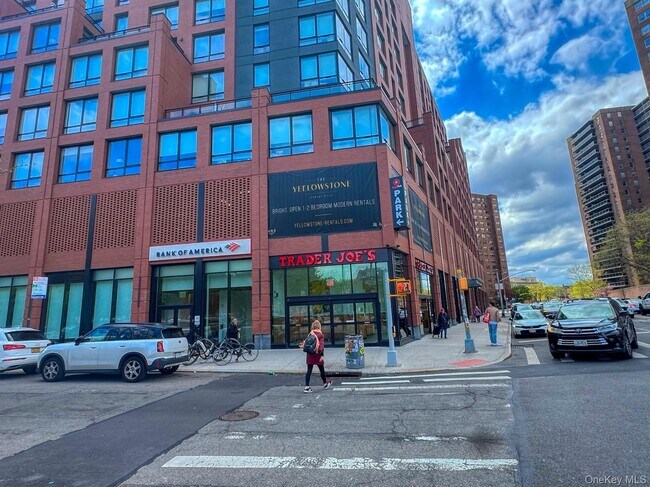 Building Photo - 67-25 Dartmouth St