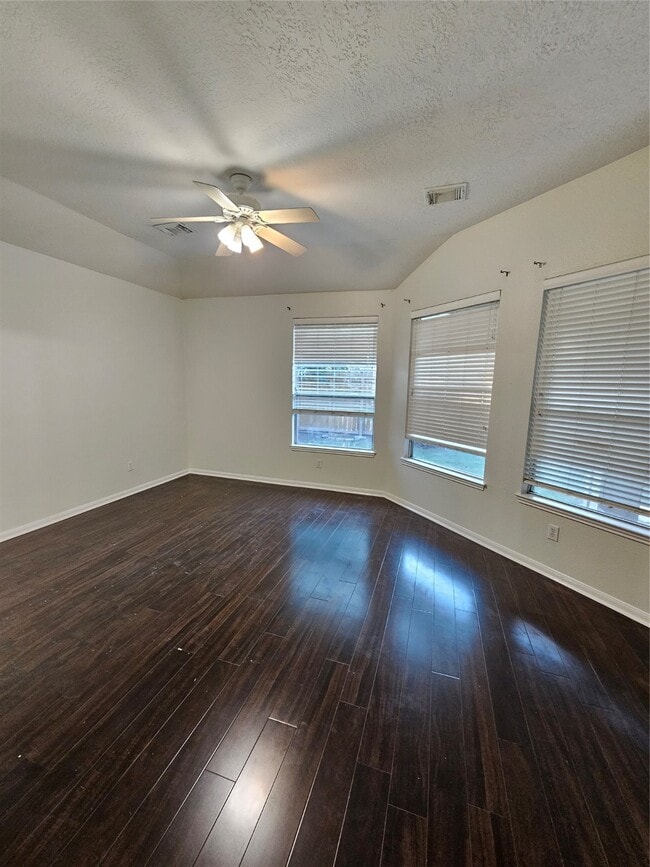 Building Photo - 201 Cedar Branch Dr