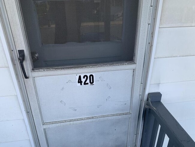 Building Photo - 420 East Ave