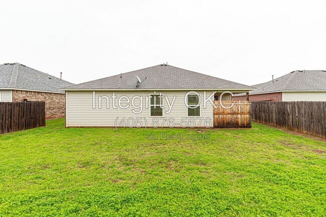 Building Photo - 13233 Bridgewater Dr