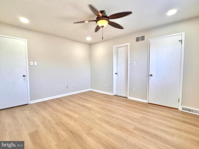 Building Photo - 4800 Sugar Plum Ct
