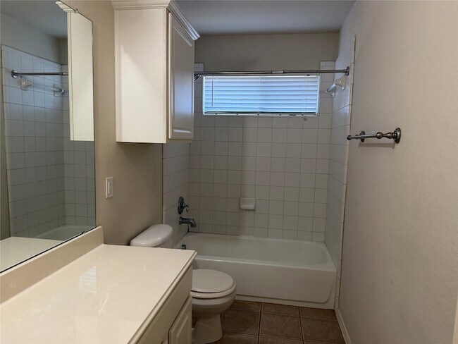 Building Photo - 8373 Brightside Ln