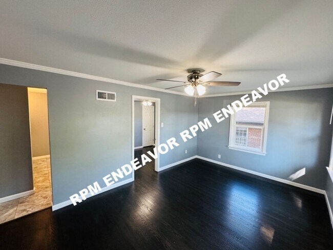 Building Photo - "Charming 4-Bedroom Haven with Sunroom, Ha...