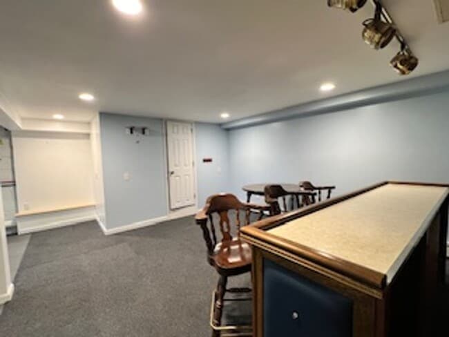 Building Photo - Spacious 3 Bedroom Rancher in Whitemarsh Township $2900/ month