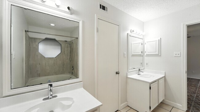 Building Photo - 21210 Malibu Colony