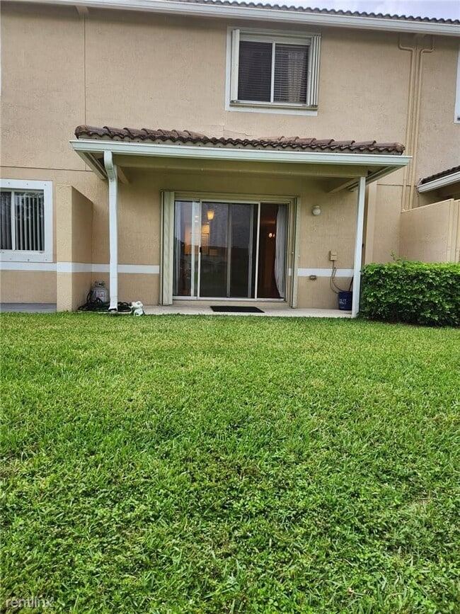 Building Photo - 3 br, 2.5 bath Townhome - 8982 Chambers St