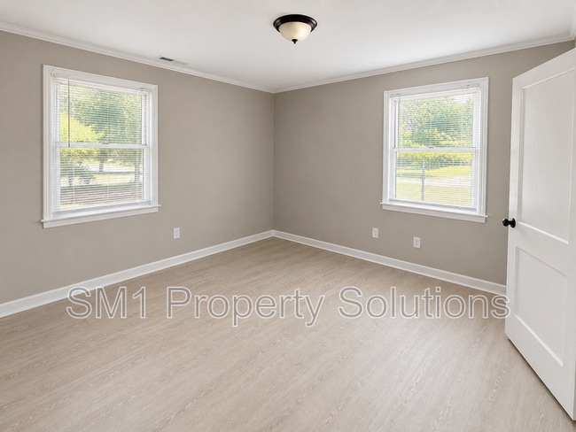 Building Photo - 1235 Elmer St